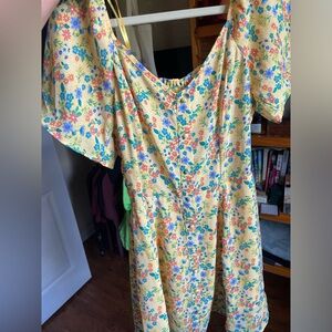 Sienna Sky Size Small Yellow flowery dress!